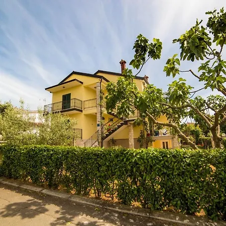 Apartment With Parking Space - 19657 *