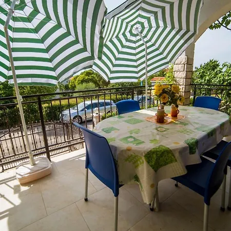 Apartment With Parking Space - 19657 *