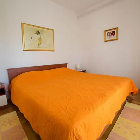 With Parking Space - 19657 * Πόρετς