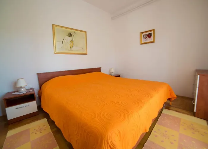 With Parking Space - 19657 * Πόρετς