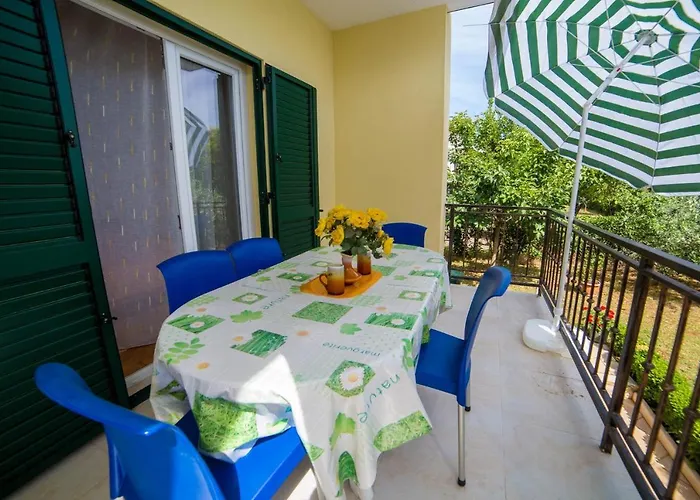 With Parking Space - 19657 * Πόρετς